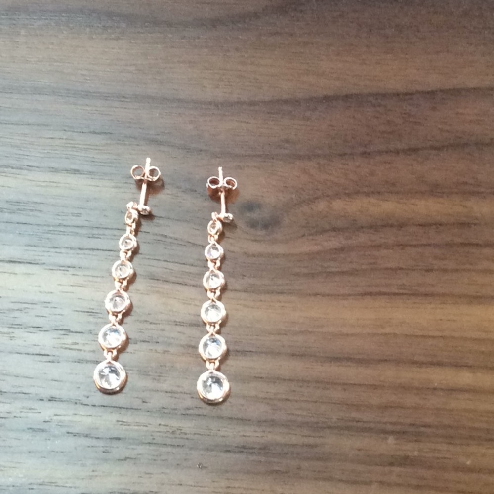 SALE! Rose gold drop earrings